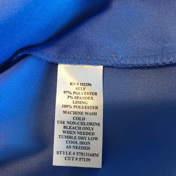 Knee-Length Dress - Picture 5 of 5